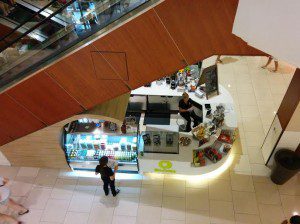 Aventura Mall Juice Bar under escalator