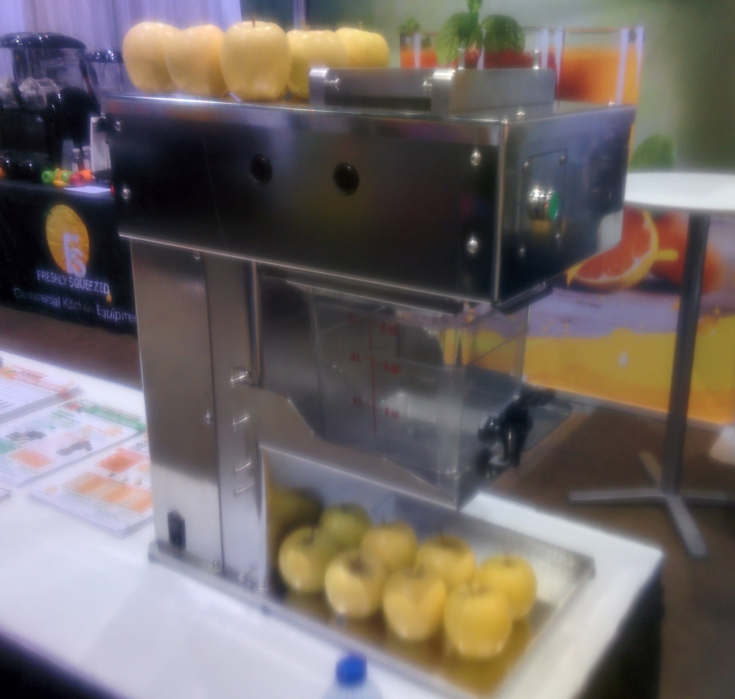 FS8.5 PLUS Cold Juice Press Zummo and Zumex Juicers, Blendtec